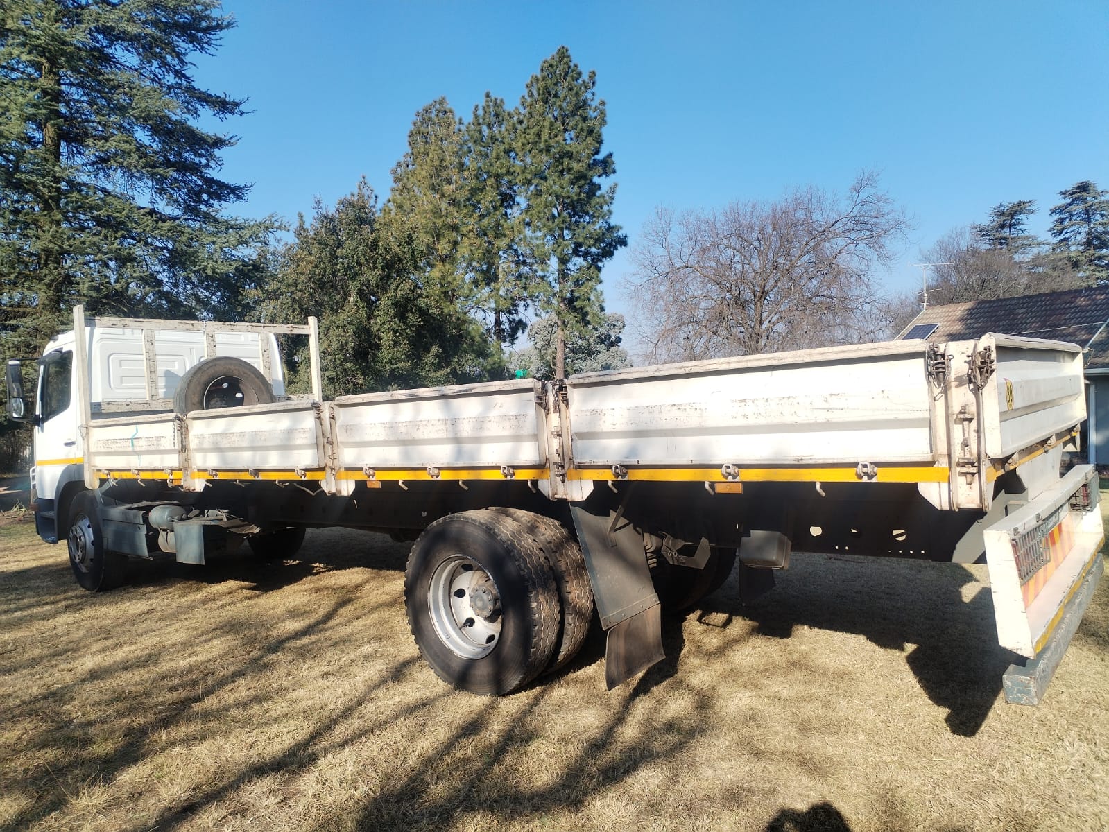 16 Ton Dropside for hire in Gauteng